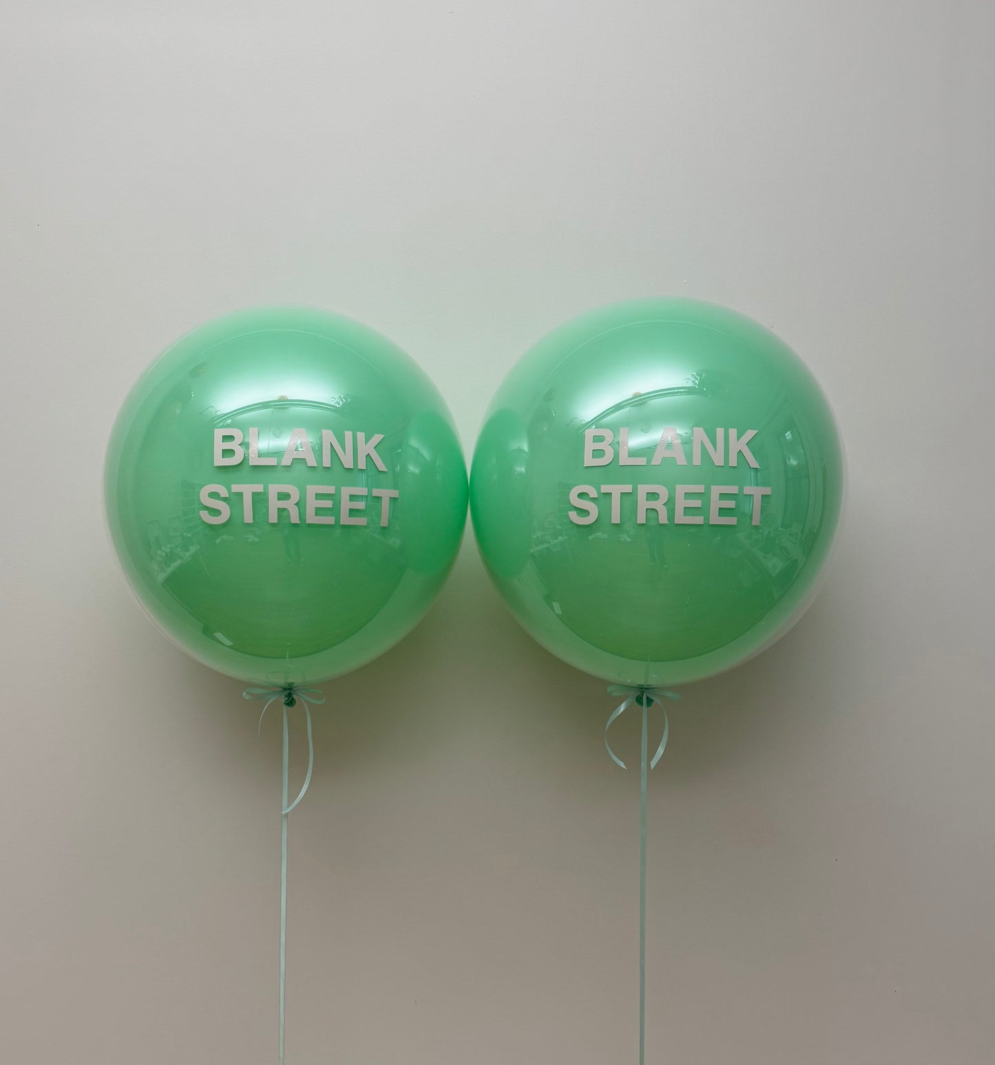 Large Custom Latex Balloon (Single – Monochrome Logo)
