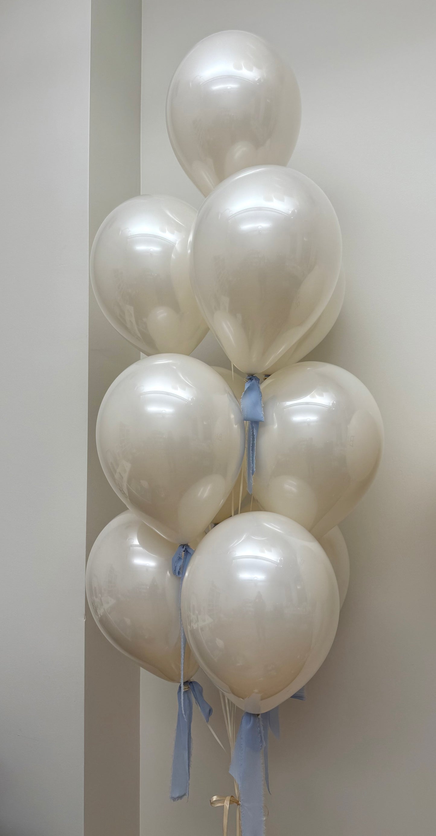 Cream Glaze Balloons Bouquet