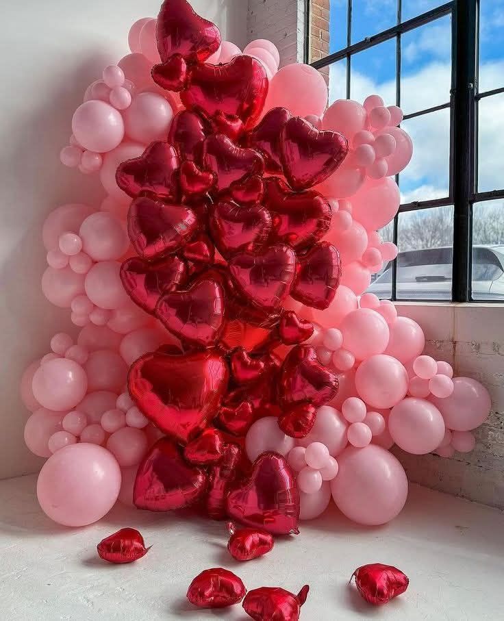 Crimson Hearts Free-Standing Balloon Wall