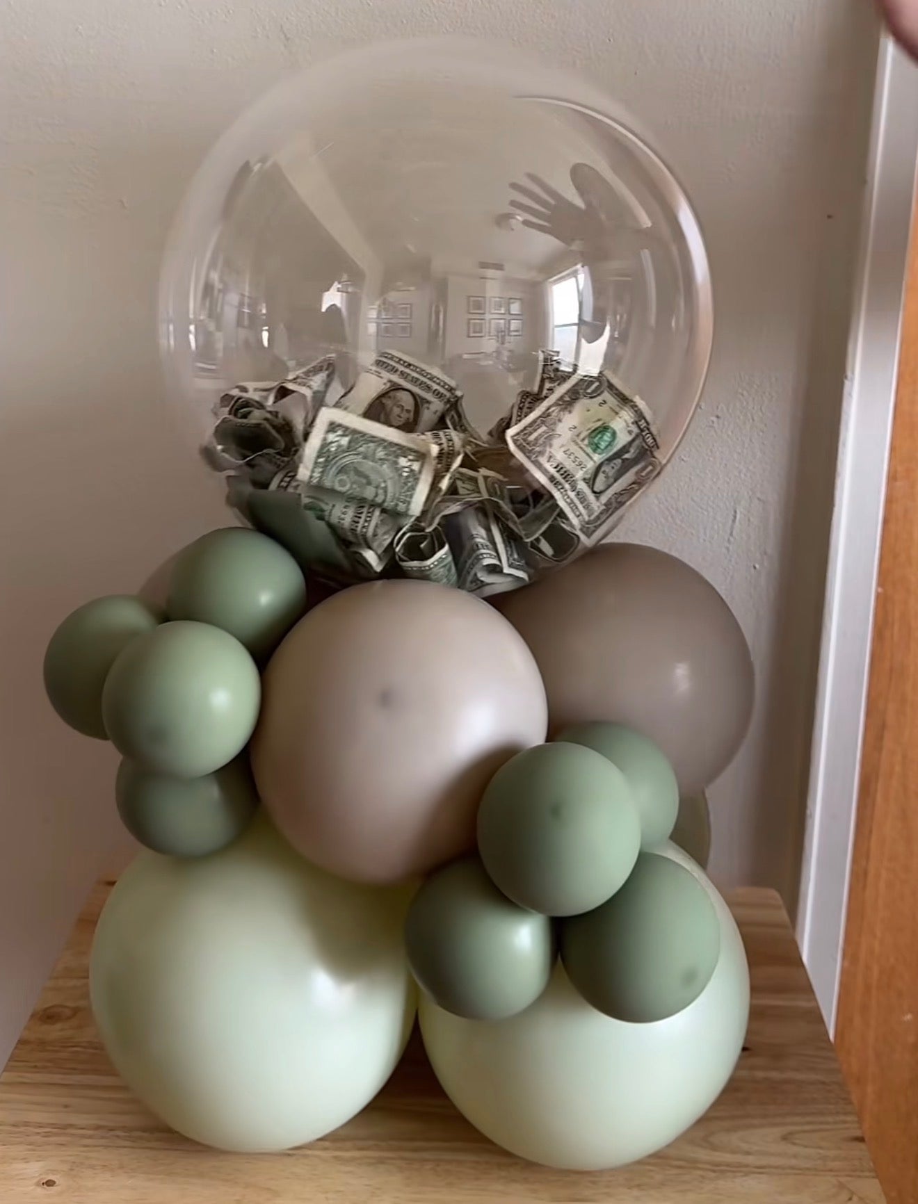 Money Reveal Balloon