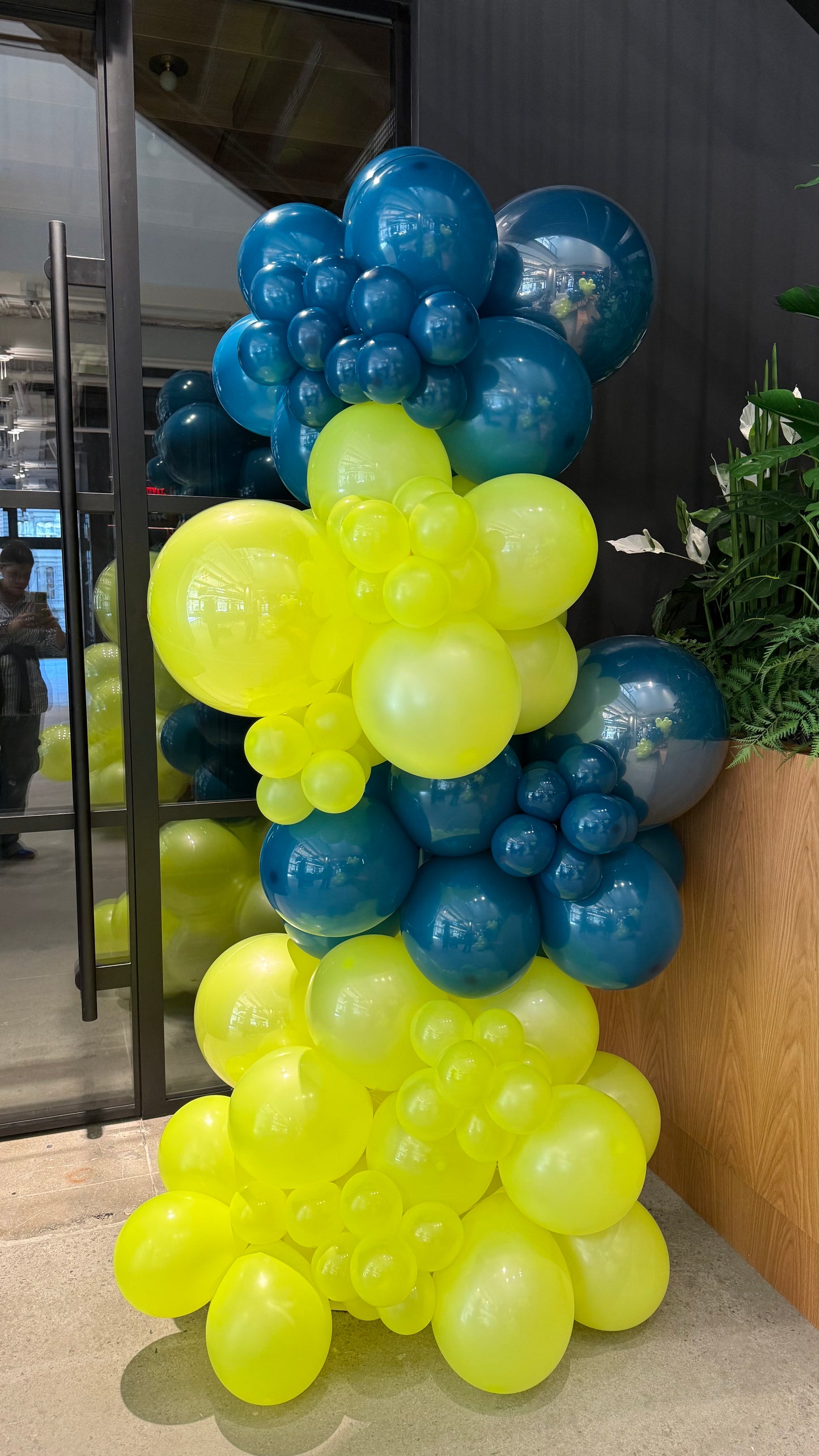 Organic Balloon Column