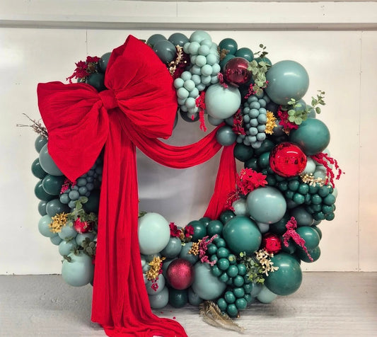 Elegant Christmas Wreath Backdrop