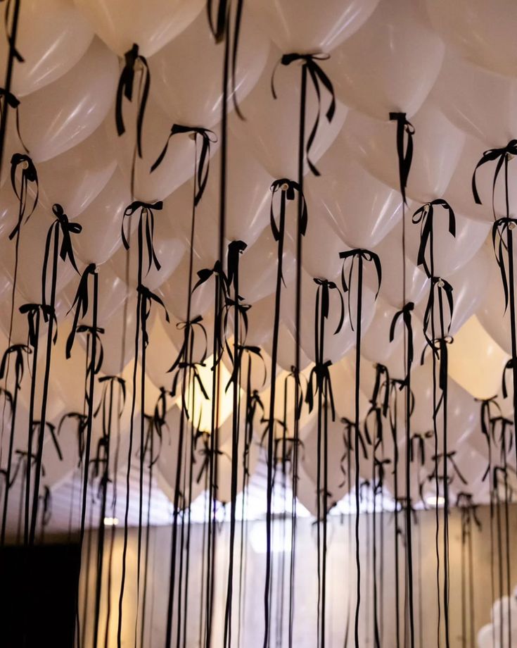 Ceiling Balloons with Bows (Select ONE Color)